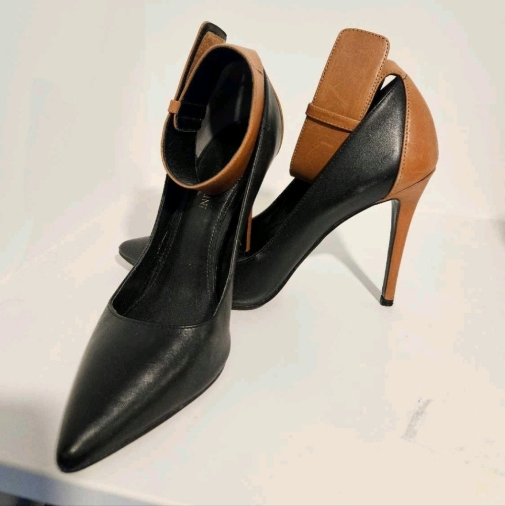 Ladies High Heels (fits like Size 8/8.5) - Picture 2 of 3